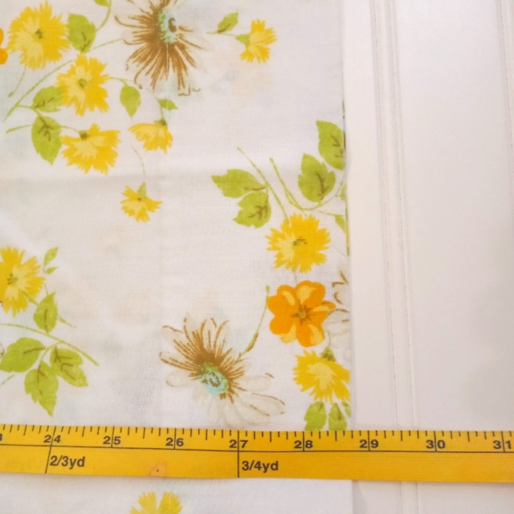 Retro Mod Flower Power Pillowcases - Picture 6 of 6